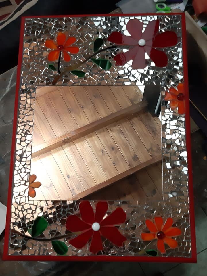 Espejo mosaico Flores rojas · 80 × 60